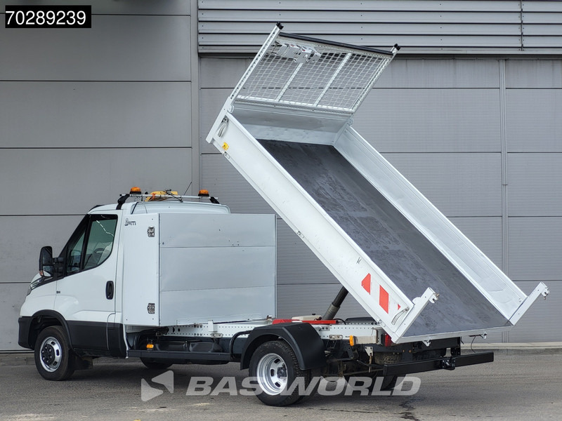Iveco Daily 35C18 3.0L Automaat Kipper met Kist Dubbellucht 3,5t Trekhaak LED Airco Cruise Euro6 Tipper Benne Kieper 2m3 Airco Trekhaak Crui - Малотоннажный самосвал: фото 2 Iveco Daily 35C18 3.0L Automaat Kipper met Kist Dubbellucht 3,5t Trekhaak LED Airco Cruise Euro6 Tipper Benne Kieper 2m3 Airco Trekhaak Crui - Малотоннажный самосвал: фото 2