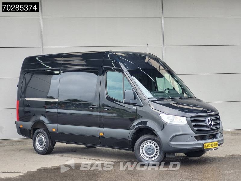 Mercedes-Benz Sprinter 317 CDI Automaat 3,5t Trekhaak L2H2 170PK Airco Camera MBUX Euro6 L2 12m3 Airco Trekhaak - Цельнометаллический фургон: фото 5 Mercedes-Benz Sprinter 317 CDI Automaat 3,5t Trekhaak L2H2 170PK Airco Camera MBUX Euro6 L2 12m3 Airco Trekhaak - Цельнометаллический фургон: фото 5