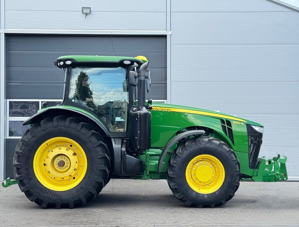 John Deere 8310 R - Трактор: фото 5 John Deere 8310 R - Трактор: фото 5