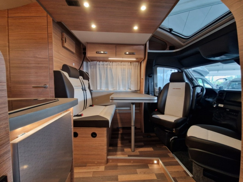 Weinsberg CaraCompact Suite MB 640 MEG - Полуинтегрированный автодом: фото 4 Weinsberg CaraCompact Suite MB 640 MEG - Полуинтегрированный автодом: фото 4