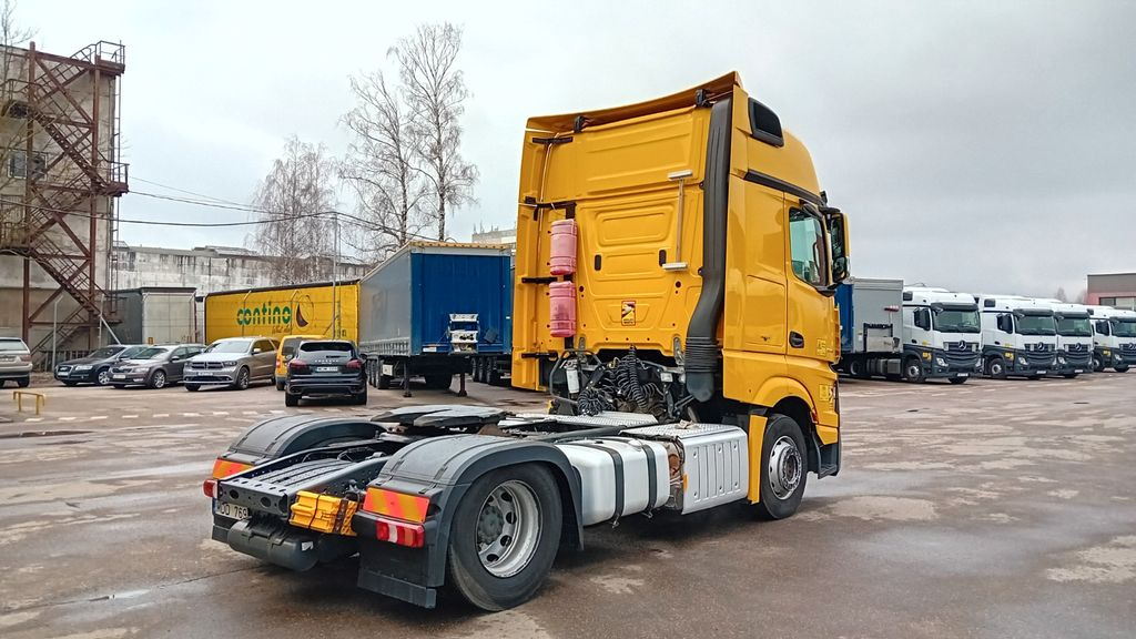 Mercedes-Benz 1845 GIGA space - Тягач: фото 4 Mercedes-Benz 1845 GIGA space - Тягач: фото 4