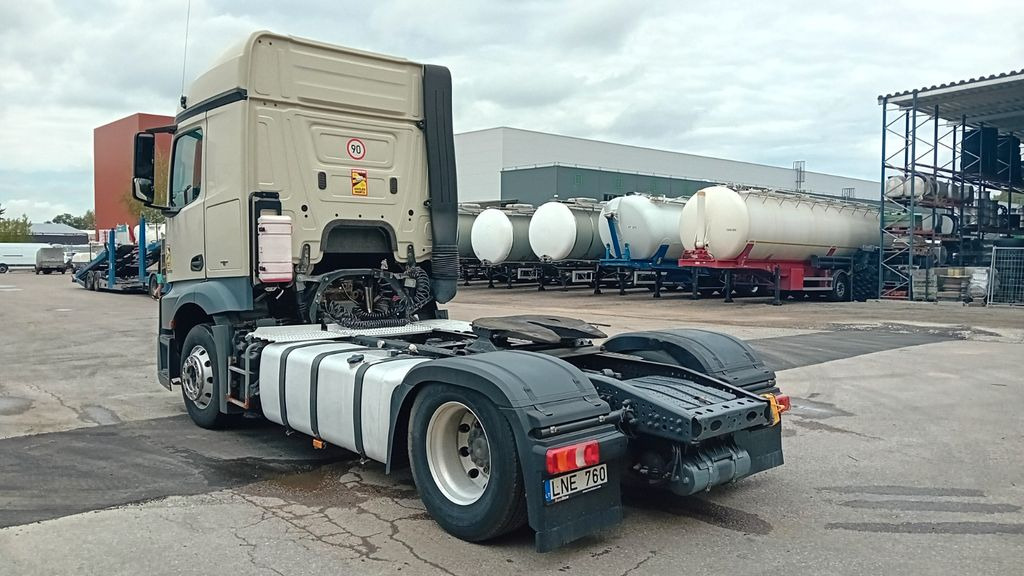 Mercedes-Benz ADR Actros 1843 - Тягач: фото 4 Mercedes-Benz ADR Actros 1843 - Тягач: фото 4