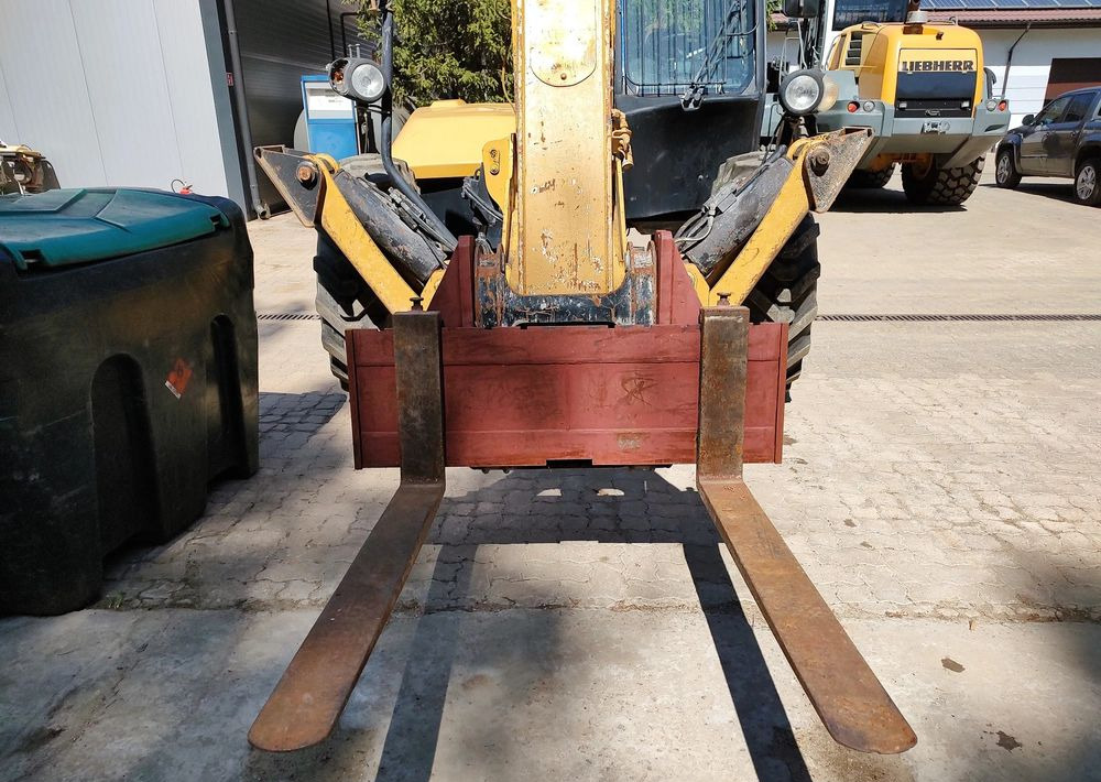 Caterpillar TH417 - Телескопический погрузчик: фото 3 Caterpillar TH417 - Телескопический погрузчик: фото 3