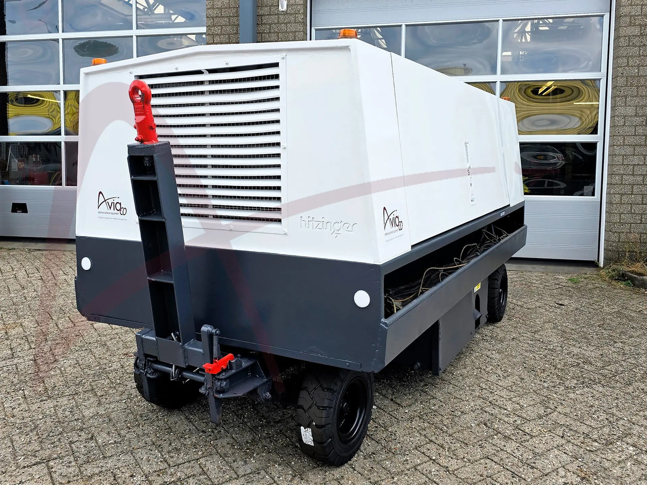 HITZINGER GPU120D - Аэродромный источник питания: фото 2 HITZINGER GPU120D - Аэродромный источник питания: фото 2