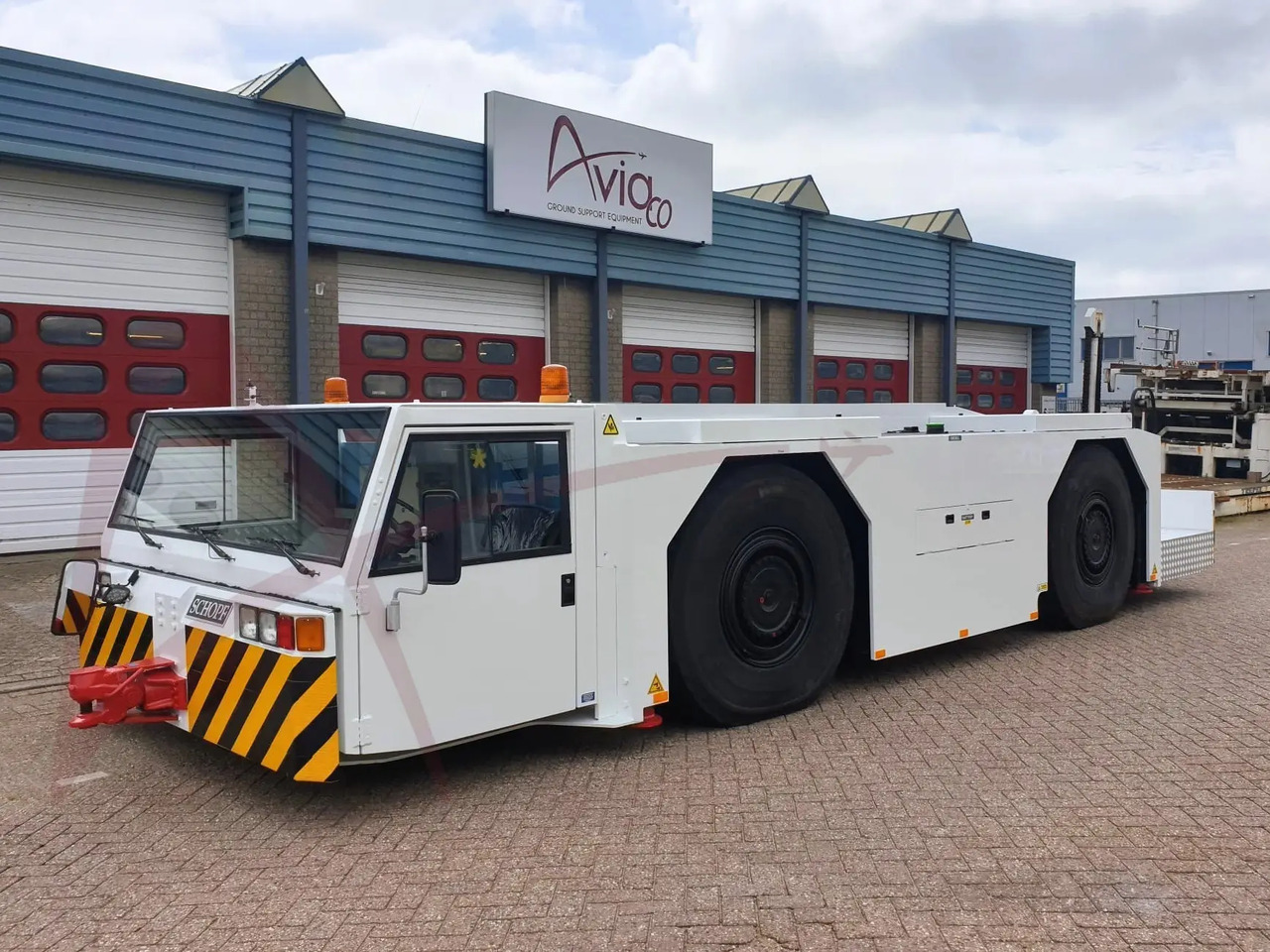 SCHOPF F396E - Аэродромный тягач: фото 1 SCHOPF F396E - Аэродромный тягач: фото 1