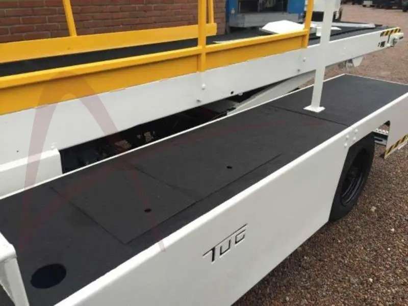 TUG 660 DIESEL - Ленточный погрузчик багажа: фото 4 TUG 660 DIESEL - Ленточный погрузчик багажа: фото 4