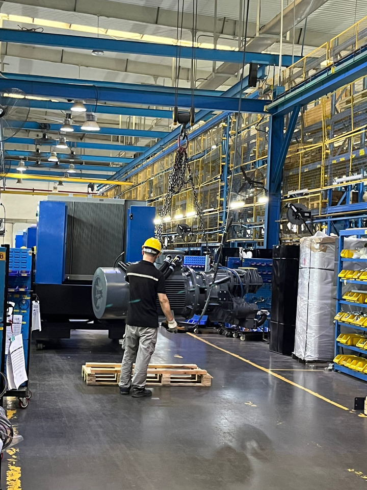 Новый Воздушный компрессор Liutech 310-25 1095CFM 25Bar Portable Screw Diesel: фото 14 Новый Воздушный компрессор Liutech 310-25 1095CFM 25Bar Portable Screw Diesel: фото 14