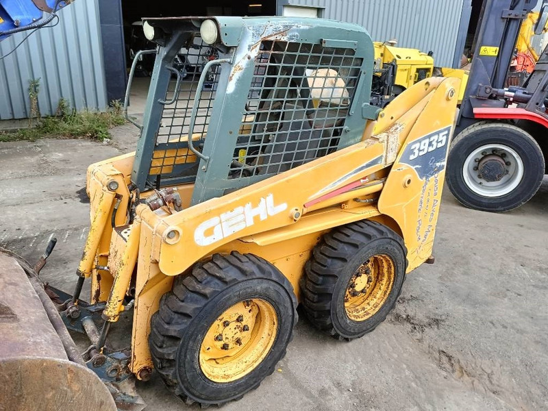 Gehl 3935 3840 schranklader loader skid steer bobcat - Мини-погрузчик с бортовым поворотом: фото 3 Gehl 3935 3840 schranklader loader skid steer bobcat - Мини-погрузчик с бортовым поворотом: фото 3