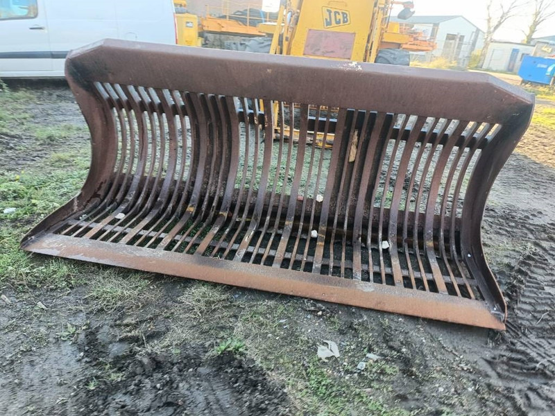 Puinbak 2,6 m JCB eurostill verachtert netjes - Ковш для Строительной техники: фото 1 Puinbak 2,6 m JCB eurostill verachtert netjes - Ковш для Строительной техники: фото 1