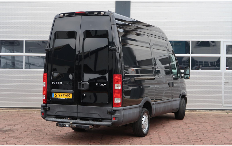 Iveco Daily 35S17V L2H3 1E EIG/ 3.5T/ AIRCO/ CRUISE/ TREKHAAK - Цельнометаллический фургон: фото 4 Iveco Daily 35S17V L2H3 1E EIG/ 3.5T/ AIRCO/ CRUISE/ TREKHAAK - Цельнометаллический фургон: фото 4