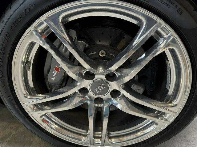 AUDI R8 4.2 FSI V8 quattro Coupé Neuzustand... - Легковой автомобиль: фото 2 AUDI R8 4.2 FSI V8 quattro Coupé Neuzustand... - Легковой автомобиль: фото 2