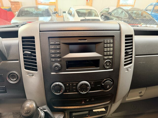 MERCEDES-BENZ Sprinter 316 CDI Pritsche 4x4 Allrad Plane... - Малотоннажный бортовой грузовик: фото 5 MERCEDES-BENZ Sprinter 316 CDI Pritsche 4x4 Allrad Plane... - Малотоннажный бортовой грузовик: фото 5