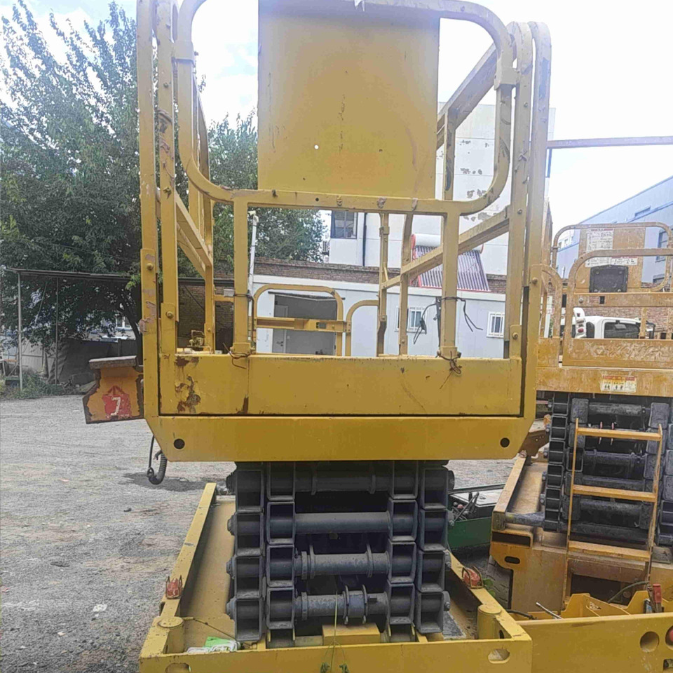 XCMG XG1212HD mobile drive 12m second hand scissor lift platform price - Строительная техника: фото 2 XCMG XG1212HD mobile drive 12m second hand scissor lift platform price - Строительная техника: фото 2