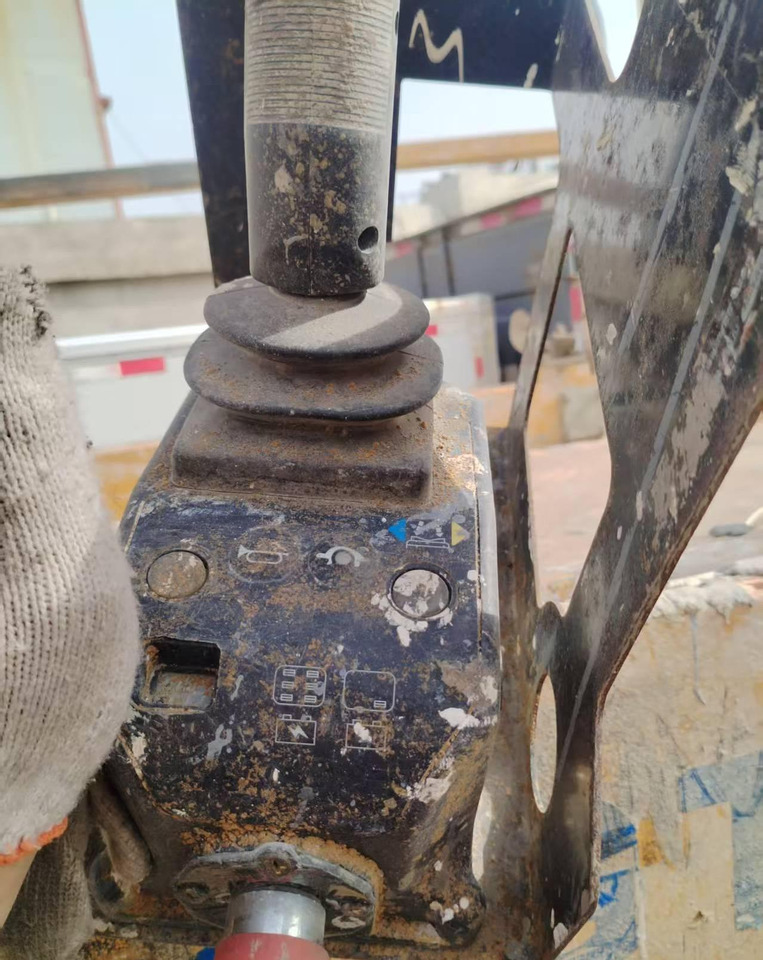 XCMG GTJZ1012 used 10m hydraulic scissor lift in good condition - Ножничный подъемник: фото 2 XCMG GTJZ1012 used 10m hydraulic scissor lift in good condition - Ножничный подъемник: фото 2