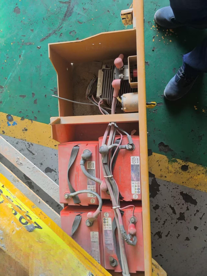 XCMG GTJZ1212 12m aerial work table platform scissor lift for sale - Ножничный подъемник: фото 2 XCMG GTJZ1212 12m aerial work table platform scissor lift for sale - Ножничный подъемник: фото 2