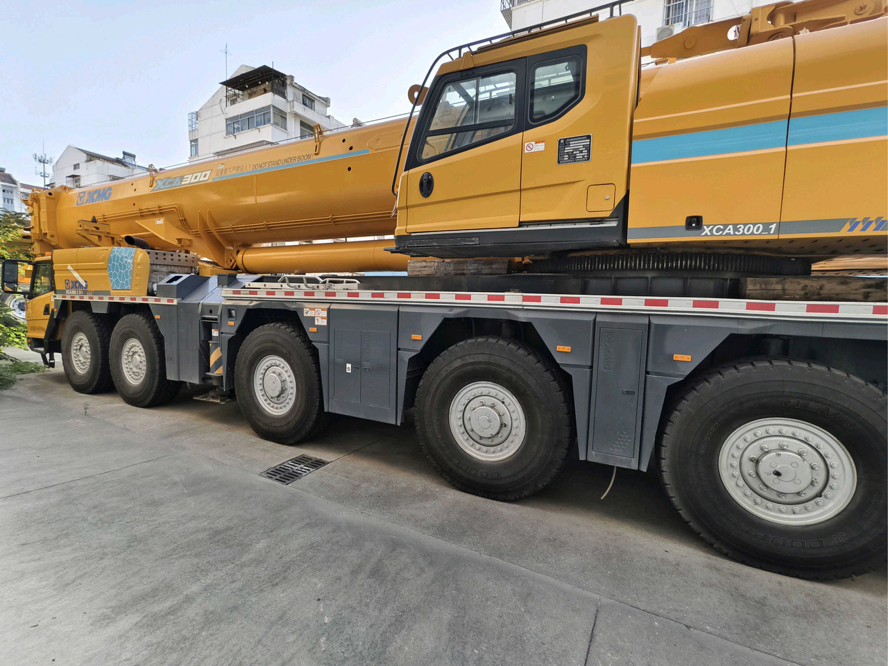 XCMG Official High Quality XCA300-1 Mobile Truck Crane 300 Ton Second Hand All Terrain Cranes - Вседорожный кран: фото 2 XCMG Official High Quality XCA300-1 Mobile Truck Crane 300 Ton Second Hand All Terrain Cranes - Вседорожный кран: фото 2