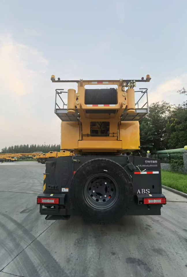 XCMG Official Used 200ton Truck Lifting Crane XCA200L8 Hydraulic Mobile Crane Price List - Вседорожный кран: фото 3 XCMG Official Used 200ton Truck Lifting Crane XCA200L8 Hydraulic Mobile Crane Price List - Вседорожный кран: фото 3