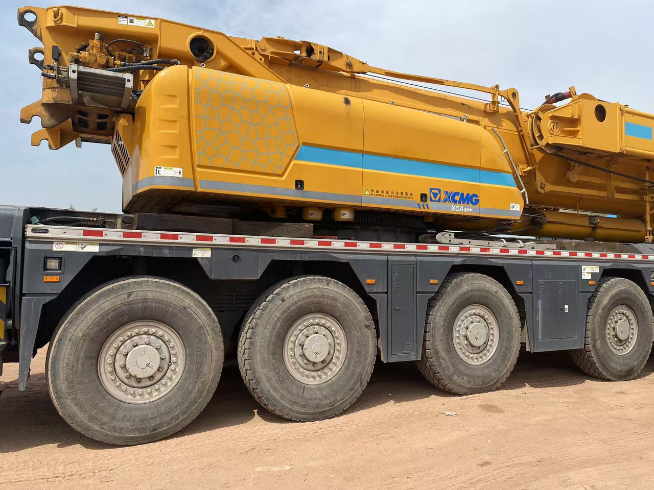 XCMG Official Used All Terrain Crane XCA300-1 300 Ton Mobile Crane Price - Вседорожный кран: фото 5 XCMG Official Used All Terrain Crane XCA300-1 300 Ton Mobile Crane Price - Вседорожный кран: фото 5