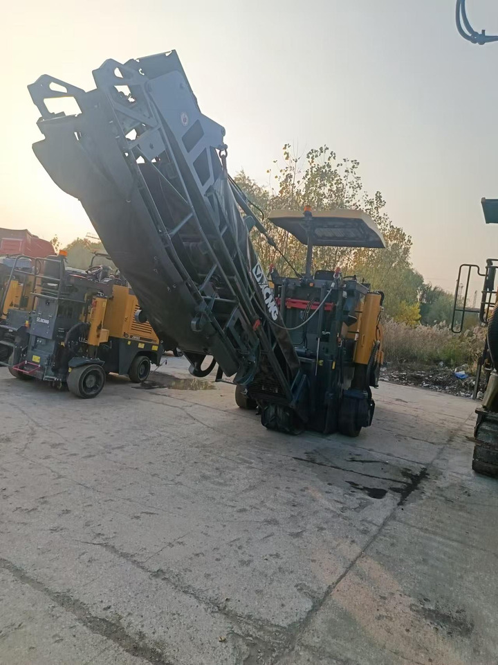 XCMG Official Used Road Asphalt Milling Machine XM1005K Asphalt Cold Planer Machine Price For Sale - Дорожная фреза: фото 3 XCMG Official Used Road Asphalt Milling Machine XM1005K Asphalt Cold Planer Machine Price For Sale - Дорожная фреза: фото 3
