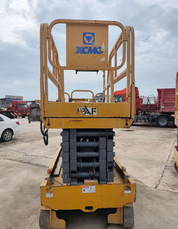 XCMG XG1412HA-Li battery electric mobile scissor lift 14m price - Ножничный подъемник: фото 3 XCMG XG1412HA-Li battery electric mobile scissor lift 14m price - Ножничный подъемник: фото 3