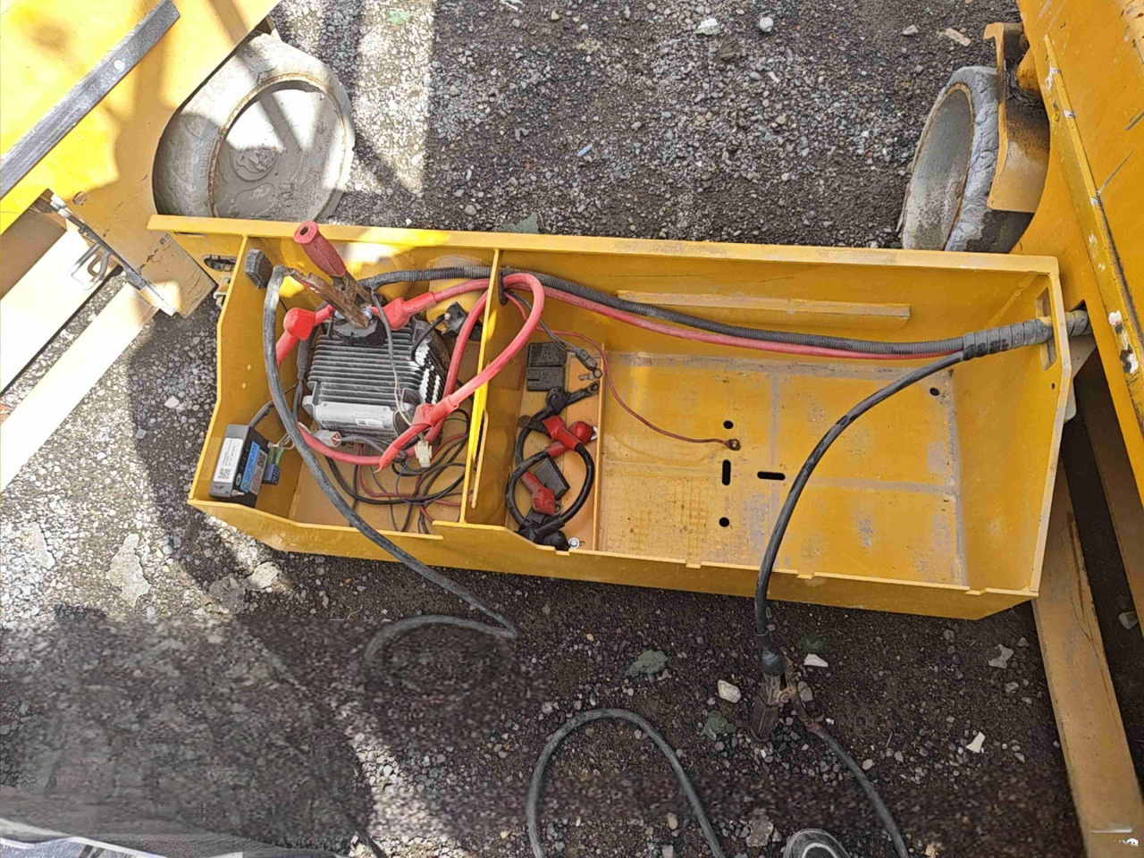 XCMG XG1412HD 14m used scissor lift self-propelled work table - Ножничный подъемник: фото 2 XCMG XG1412HD 14m used scissor lift self-propelled work table - Ножничный подъемник: фото 2