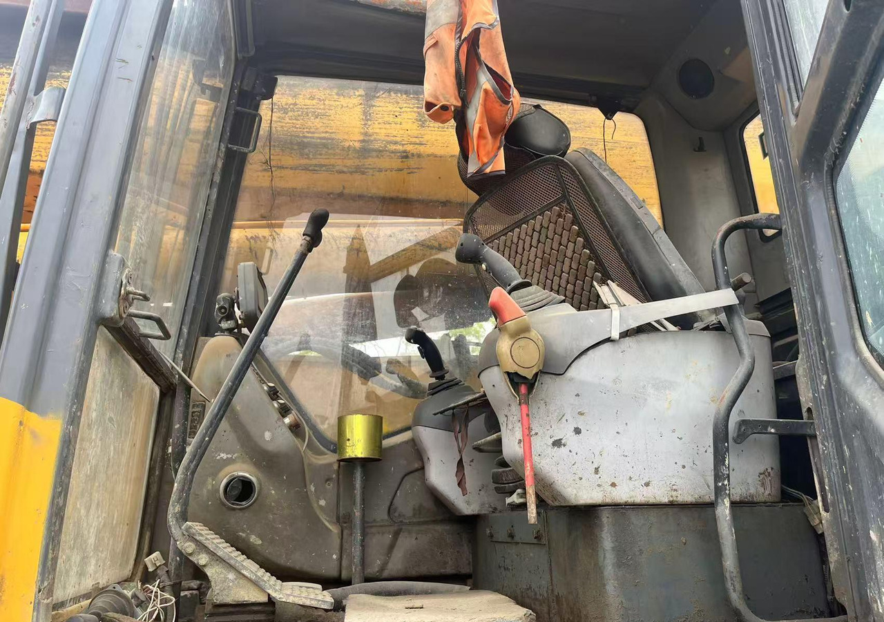 XCMG XR220D portable crawler rotary drilling rig 25m - Буровая машина: фото 2 XCMG XR220D portable crawler rotary drilling rig 25m - Буровая машина: фото 2