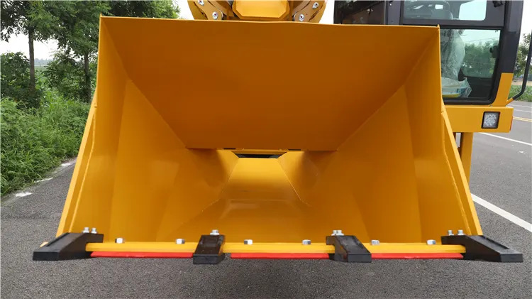 Новый Автобетоносмеситель XCMG official SLM3500S 3.5m3 small mobile self loading concrete mixer price list: фото 7