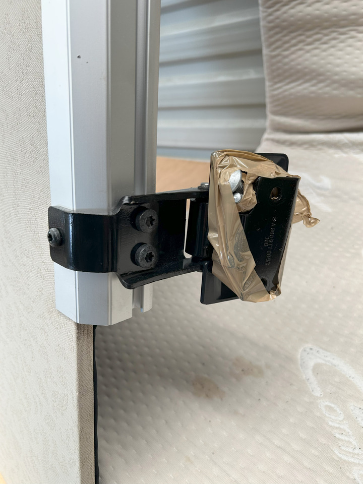 MERCEDES ACTROS MP4 UPPER BED COUCH WITH MATTRESS PREMIUM COMFORT - Универсальная запчасть: фото 2 MERCEDES ACTROS MP4 UPPER BED COUCH WITH MATTRESS PREMIUM COMFORT - Универсальная запчасть: фото 2