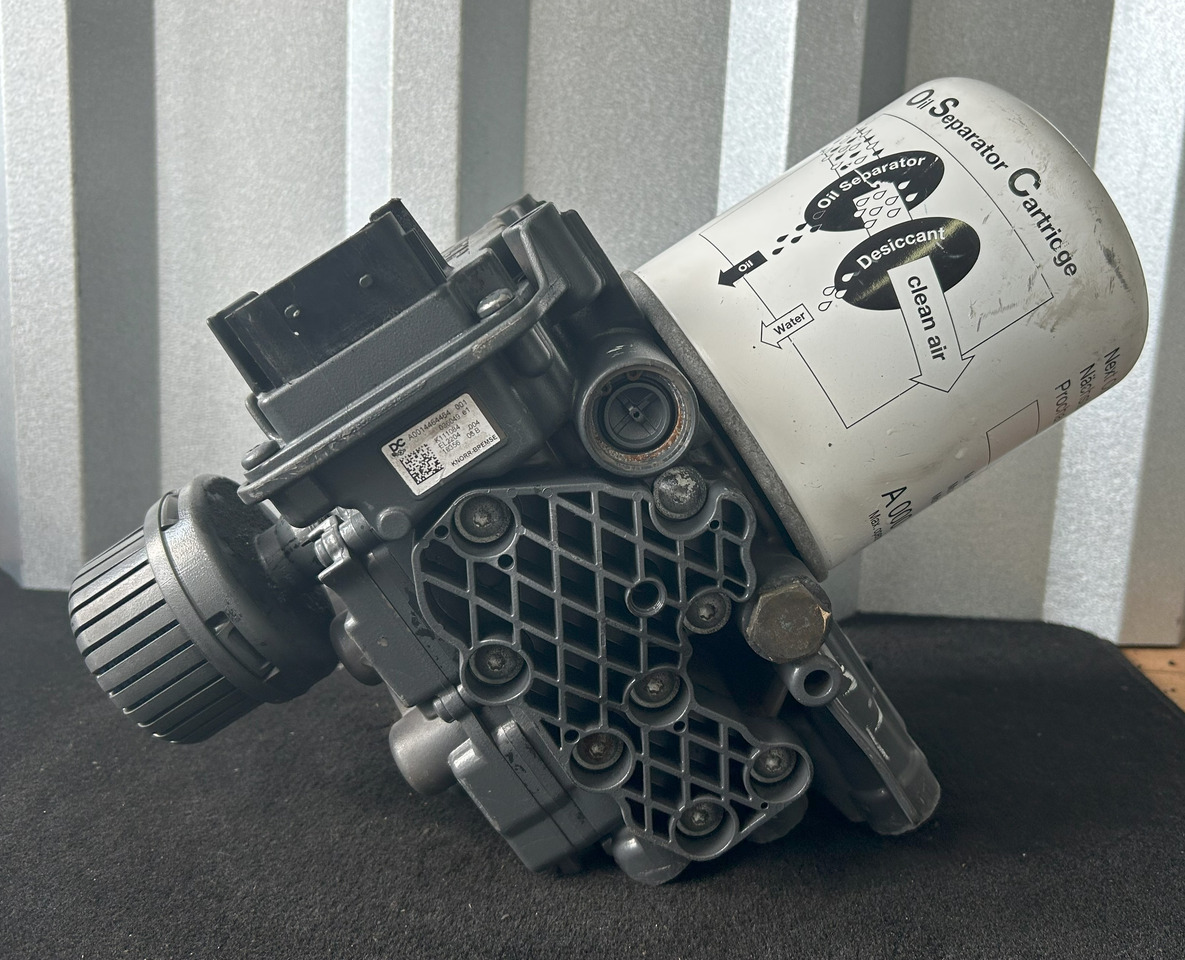 MERCEDES-BENZ ACTROS MP4 EAPU AIR DRYER EL 2204 - Детали тормозной системы для Грузовиков: фото 2 MERCEDES-BENZ ACTROS MP4 EAPU AIR DRYER EL 2204 - Детали тормозной системы для Грузовиков: фото 2