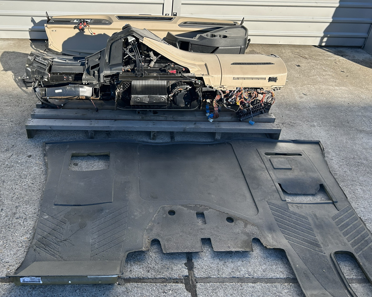 MERCEDES-BENZ KOMPLETNA PRZEKŁADKA WNĘTRZA - DESKA KONSOLA DO ANGLIKA MERCEDES ACTROS MP4 L STREAM SPACE - Кабина: фото 1 MERCEDES-BENZ KOMPLETNA PRZEKŁADKA WNĘTRZA - DESKA KONSOLA DO ANGLIKA MERCEDES ACTROS MP4 L STREAM SPACE - Кабина: фото 1