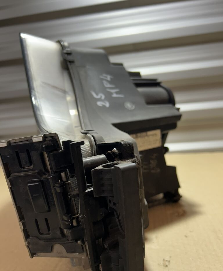 Mercedes-Benz ACTROS MP4 A9608200739 Mercedes-Benz ACTROS MP4 truck - Передняя фара для Грузовиков: фото 2 Mercedes-Benz ACTROS MP4 A9608200739 Mercedes-Benz ACTROS MP4 truck - Передняя фара для Грузовиков: фото 2