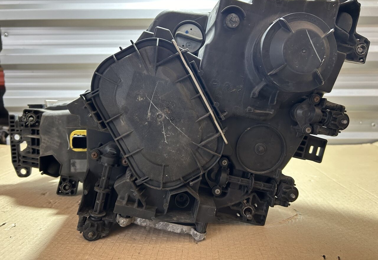 Mercedes-Benz ACTROS MP4 A9608200739 Mercedes-Benz ACTROS MP4 truck - Передняя фара для Грузовиков: фото 4 Mercedes-Benz ACTROS MP4 A9608200739 Mercedes-Benz ACTROS MP4 truck - Передняя фара для Грузовиков: фото 4