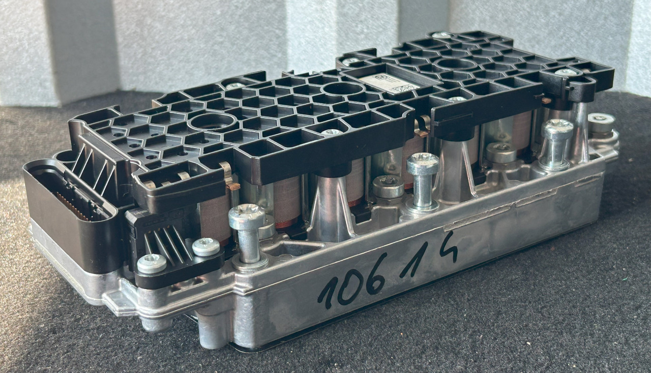 ZF DAF XF 106 530 TRAXON ZF VALVE BLOCK - Блок управления для Грузовиков: фото 1 ZF DAF XF 106 530 TRAXON ZF VALVE BLOCK - Блок управления для Грузовиков: фото 1