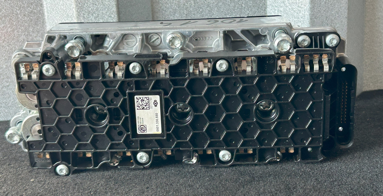 ZF DAF XF 106 530 TRAXON ZF VALVE BLOCK - Блок управления для Грузовиков: фото 3 ZF DAF XF 106 530 TRAXON ZF VALVE BLOCK - Блок управления для Грузовиков: фото 3