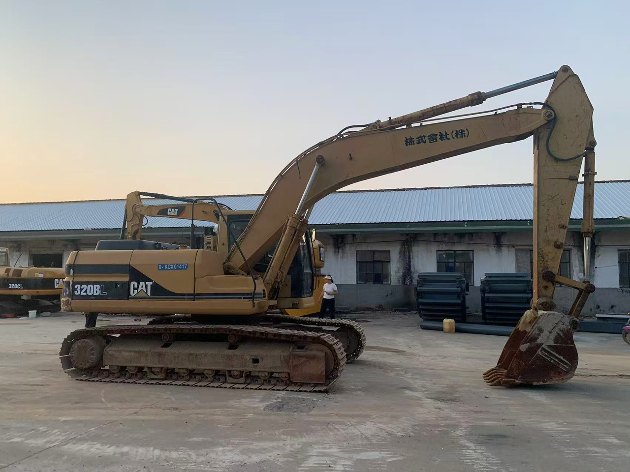 CATERPILLAR Tracked Excavator 20 ton Excavator CAT 320B, 320BL - Гусеничный экскаватор: фото 3 CATERPILLAR Tracked Excavator 20 ton Excavator CAT 320B, 320BL - Гусеничный экскаватор: фото 3