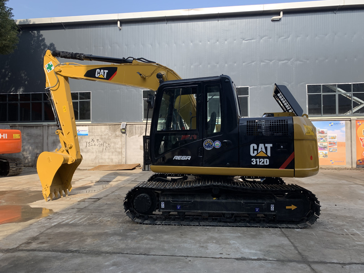 Caterpillar 12 ton Excavator Used Condition CAT 312D Good Price - Гусеничный экскаватор: фото 2 Caterpillar 12 ton Excavator Used Condition CAT 312D Good Price - Гусеничный экскаватор: фото 2