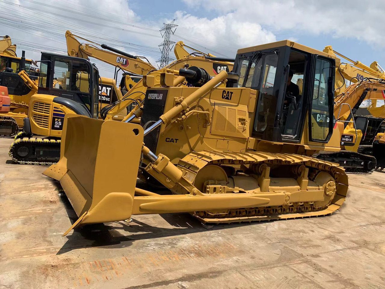Caterpillar Bulldozer Used Condition CAT D6G, D6G2 Cheap Price - Бульдозер: фото 1 Caterpillar Bulldozer Used Condition CAT D6G, D6G2 Cheap Price - Бульдозер: фото 1
