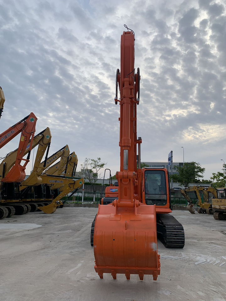 Doosan DX300 Heavy Mining Excavator Secondhand 30 ton Excavator - Гусеничный экскаватор: фото 3 Doosan DX300 Heavy Mining Excavator Secondhand 30 ton Excavator - Гусеничный экскаватор: фото 3