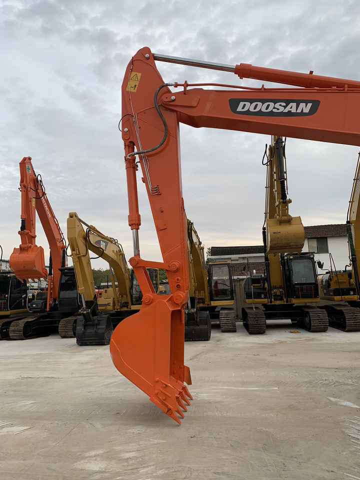 Doosan DX300 Heavy Mining Excavator Secondhand 30 ton Excavator - Гусеничный экскаватор: фото 5 Doosan DX300 Heavy Mining Excavator Secondhand 30 ton Excavator - Гусеничный экскаватор: фото 5