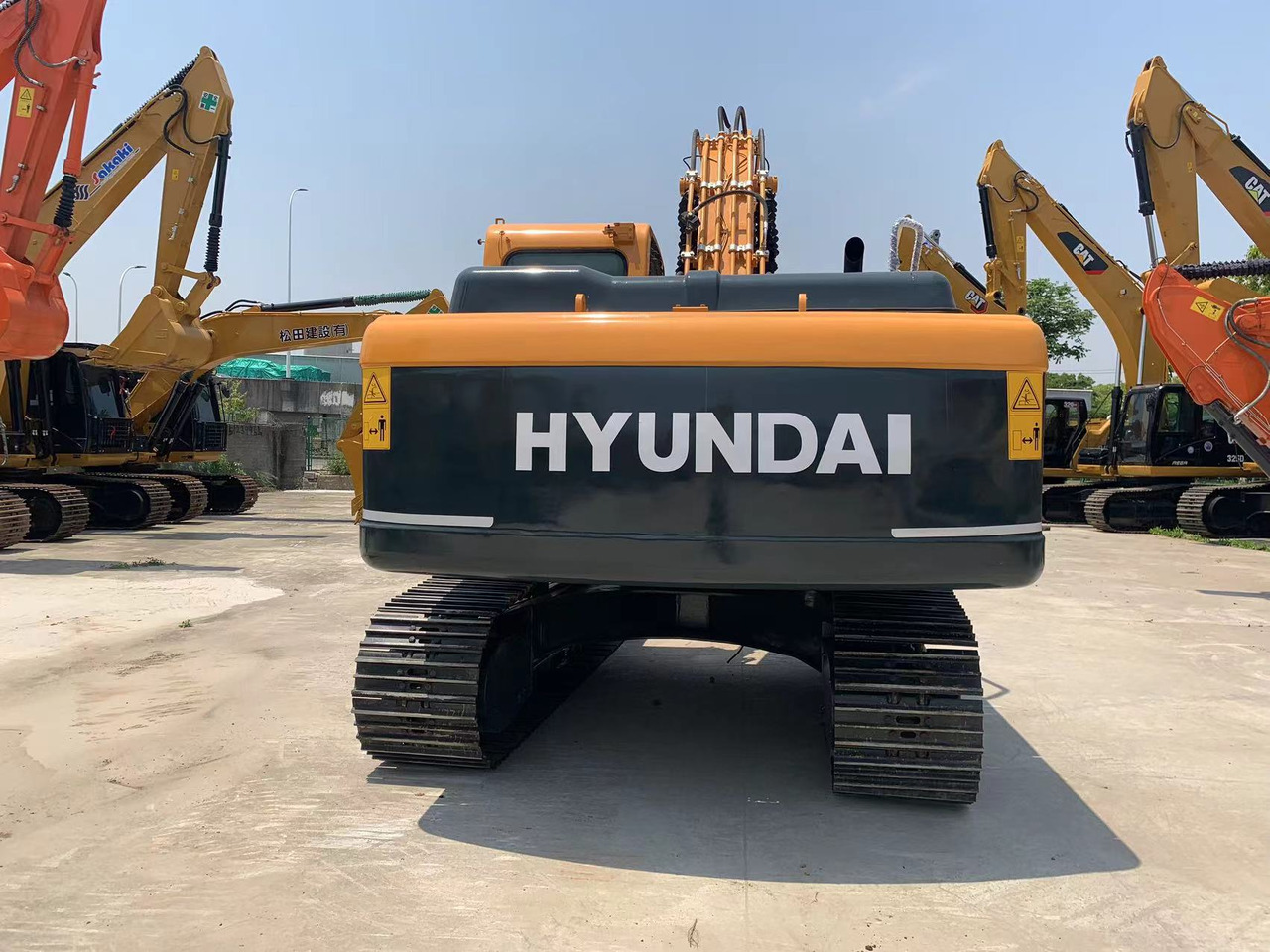 Hyundai 22 ton Excavator 220LC-9S Good Condition Construction Machine - Гусеничный экскаватор: фото 5 Hyundai 22 ton Excavator 220LC-9S Good Condition Construction Machine - Гусеничный экскаватор: фото 5