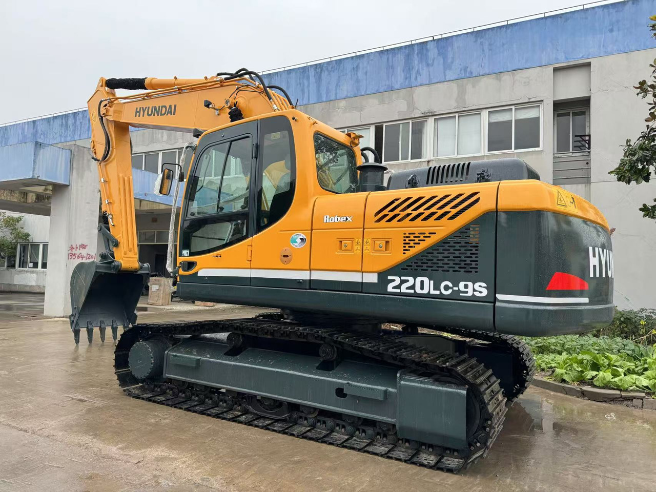 Hyundai 220LC-9S Good Price Used Korea Excavator - Гусеничный экскаватор: фото 4 Hyundai 220LC-9S Good Price Used Korea Excavator - Гусеничный экскаватор: фото 4