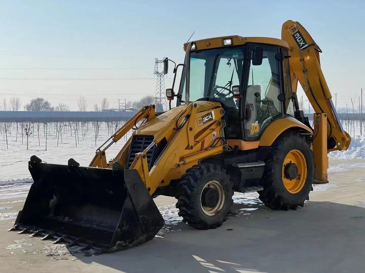 JCB 3CX Used Backhoe Loader with Hammer - Экскаватор-погрузчик: фото 1 JCB 3CX Used Backhoe Loader with Hammer - Экскаватор-погрузчик: фото 1