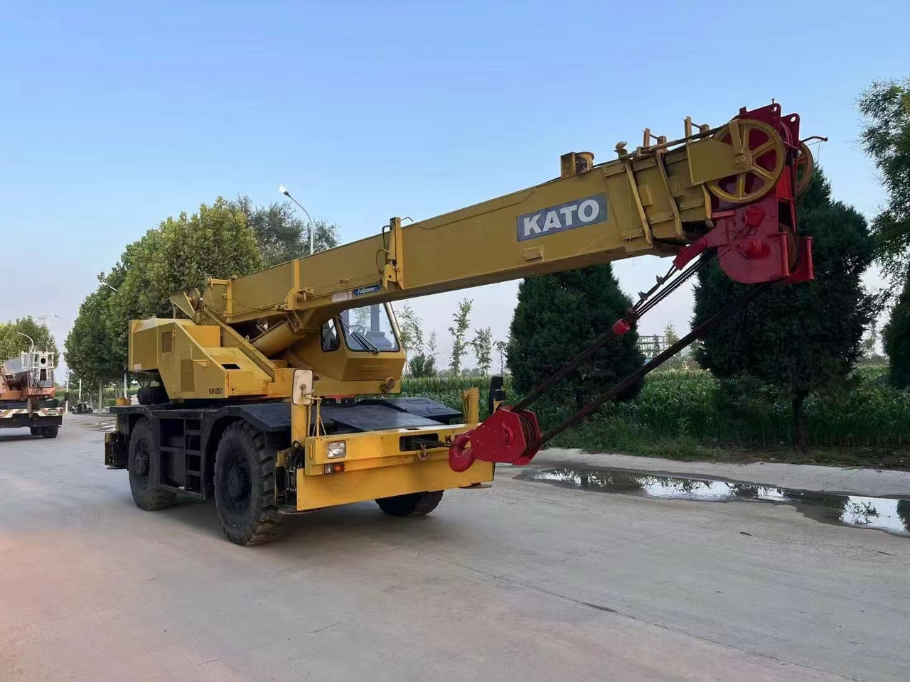 KATO KR250 Good Price 25 ton Rough Terrain Crane - Мобильный кран: фото 1 KATO KR250 Good Price 25 ton Rough Terrain Crane - Мобильный кран: фото 1