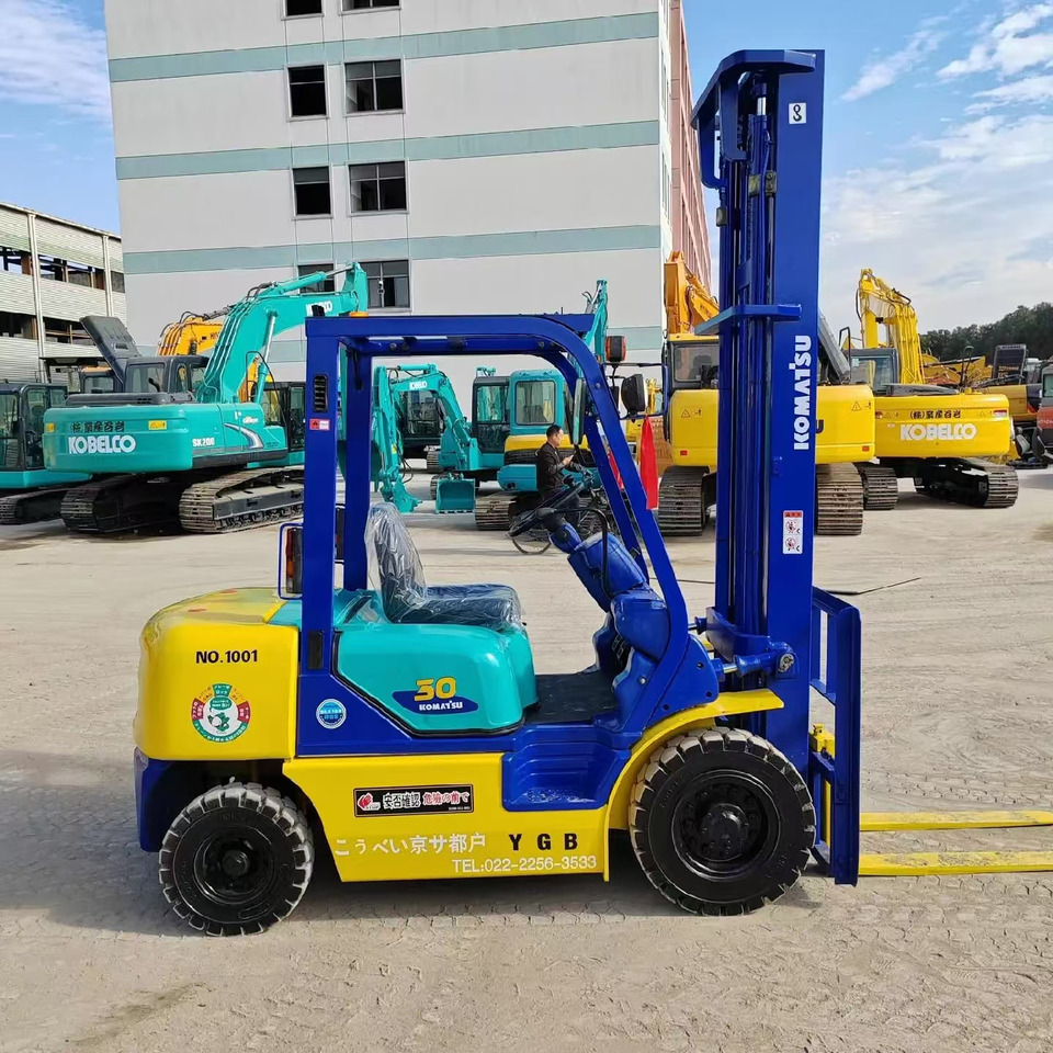 Komatsu 3 ton Diesel Forklift FD30 with Double High Mast - Дизельный погрузчик: фото 5 Komatsu 3 ton Diesel Forklift FD30 with Double High Mast - Дизельный погрузчик: фото 5