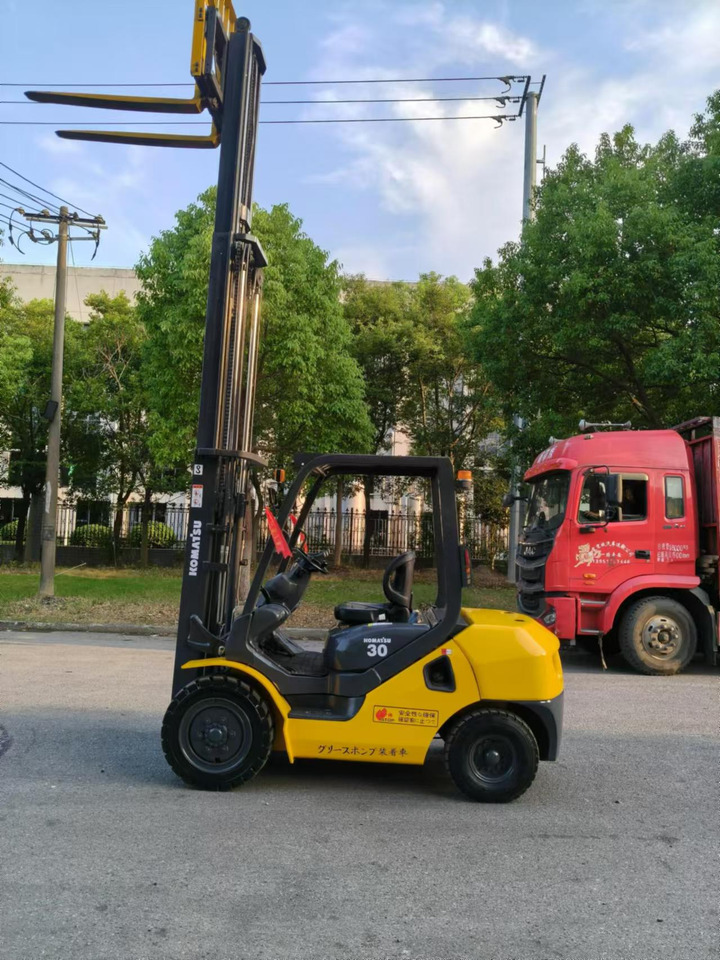Komatsu Forklift 3 ton Capacity FD30-15, FD30-16, FD30-17 - Дизельный погрузчик: фото 2 Komatsu Forklift 3 ton Capacity FD30-15, FD30-16, FD30-17 - Дизельный погрузчик: фото 2