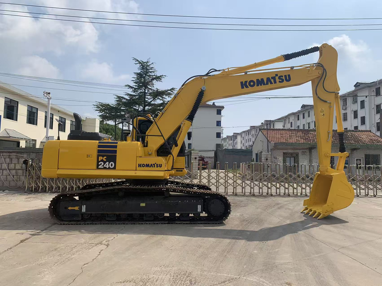 Komatsu PC240 Tracked Excavator Japan Origin - Гусеничный экскаватор: фото 1 Komatsu PC240 Tracked Excavator Japan Origin - Гусеничный экскаватор: фото 1