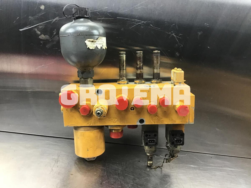 Liebherr A900B Li / A900C Li / A904 Li / R900B Li / R900C Li / R904 - Гидравлика: фото 1 Liebherr A900B Li / A900C Li / A904 Li / R900B Li / R900C Li / R904 - Гидравлика: фото 1