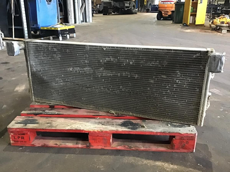 Liebherr A944C Li / R944C Li - Масляный радиатор: фото 1 Liebherr A944C Li / R944C Li - Масляный радиатор: фото 1