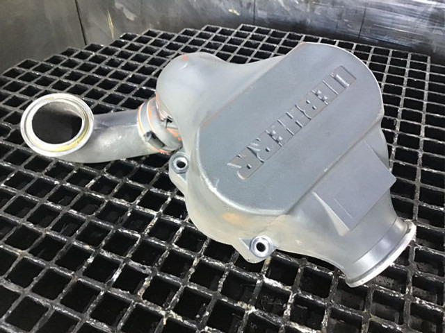 Liebherr Charge Air Cooler - Интеркулер: фото 1 Liebherr Charge Air Cooler - Интеркулер: фото 1