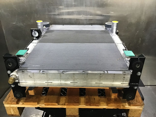 Liebherr Combined Radiator - Радиатор: фото 2 Liebherr Combined Radiator - Радиатор: фото 2